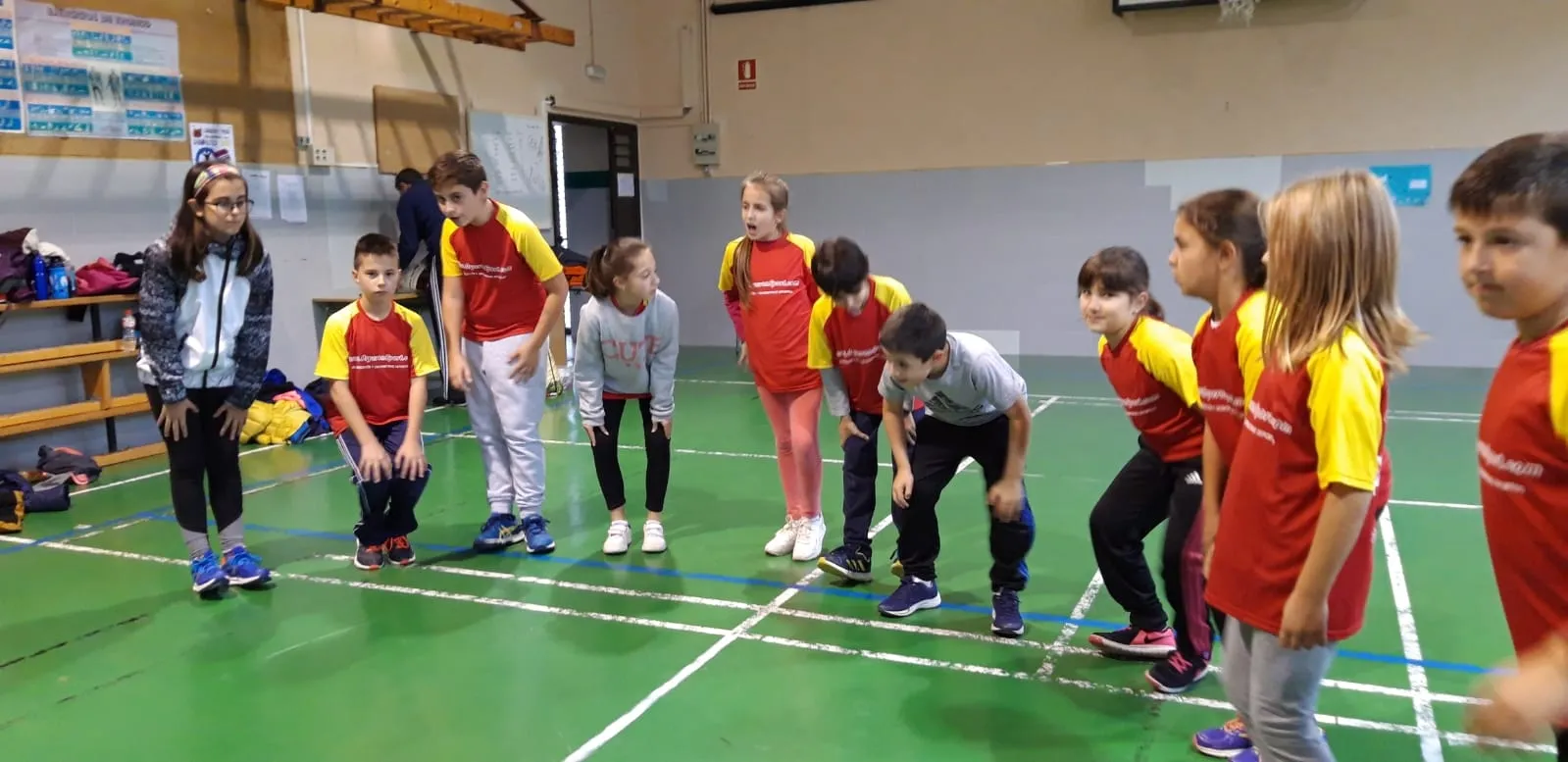 Foto 5 - Cerca de 90 ni&ntilde;os y j&oacute;venes participan este curso en la Escuela de Atletismo  