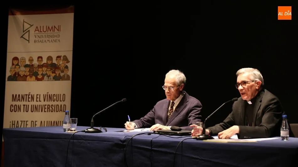 El obispo de Segovia reflexiona en el Liceo sobre la crisis de la sociedad actual