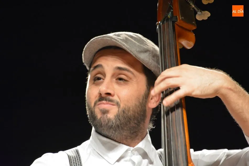 Foto 6 - Berzosax, explosi&oacute;n de swing, dixie y blues en la biblioteca Torrente Ballester
