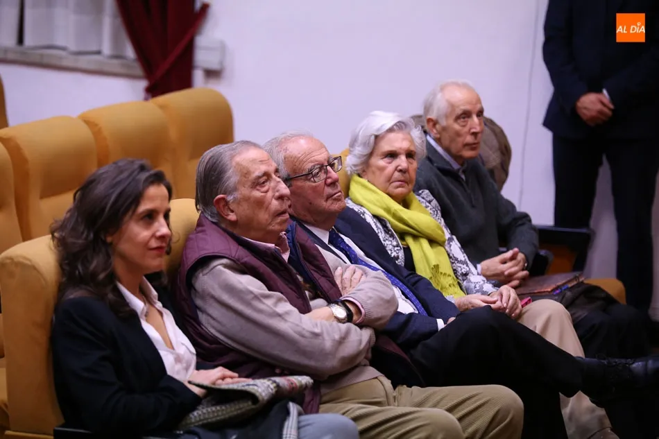 Foto 9 - Zabala de la Serna muestra en su libro Cr&oacute;nicas Volc&aacute;nicas los mejores momentos de su carrera