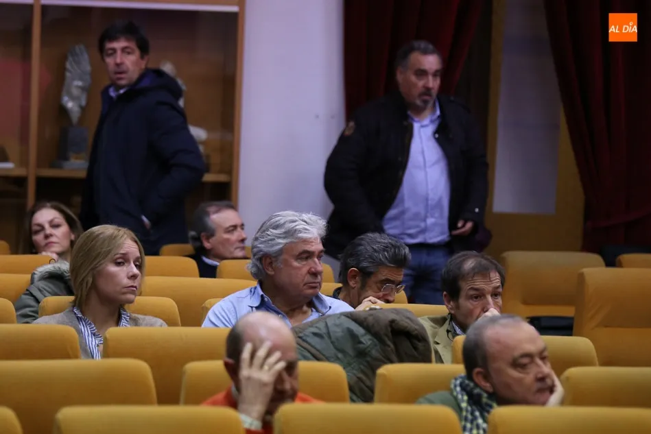 Foto 2 - Zabala de la Serna muestra en su libro Cr&oacute;nicas Volc&aacute;nicas los mejores momentos de su carrera
