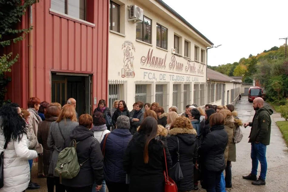 Foto 11 - M&aacute;s de un centenar de alumnos del Centro de Adultos de Tordesillas visitan la ciudad  