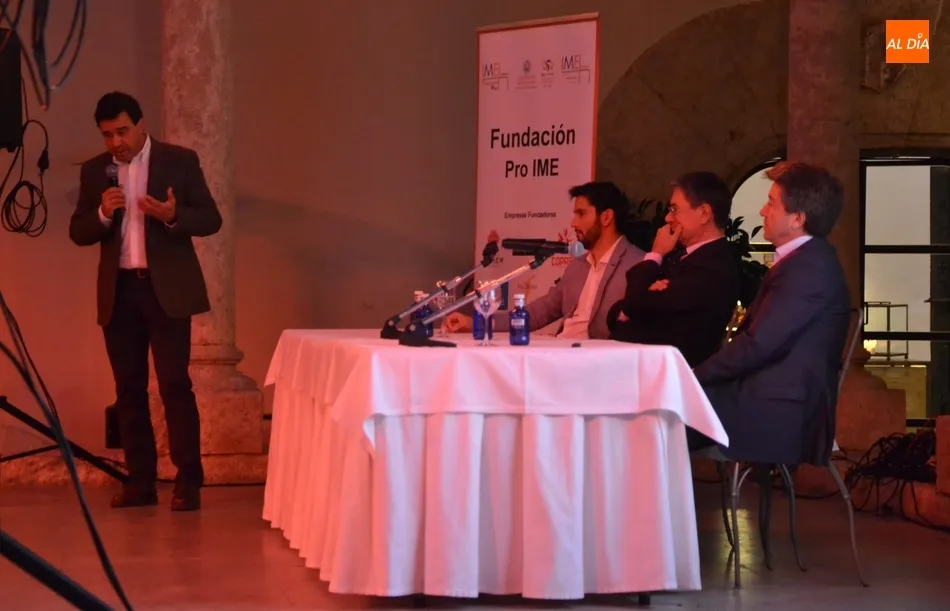 Foto 5 - Unos cuarenta empresarios profundizan en las posibilidades de desarrollo en Mir&oacute;briga  