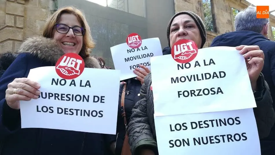 Foto 2 - Concentraci&oacute;n para frenar &ldquo;la mayor agresi&oacute;n a los derechos laborales del personal de...