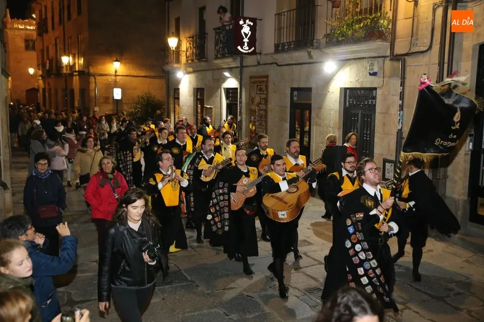 Foto 9 - Pasacalles de las tunas de medicina por el centro de la ciudad dentro del certamen nacional