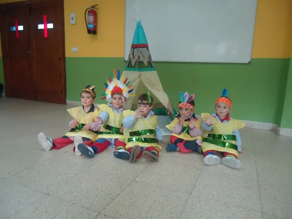 Foto 5 - Los ni&ntilde;os de tres a&ntilde;os del Colegio Trinitarios se divierten como &ldquo;indios&rdquo;