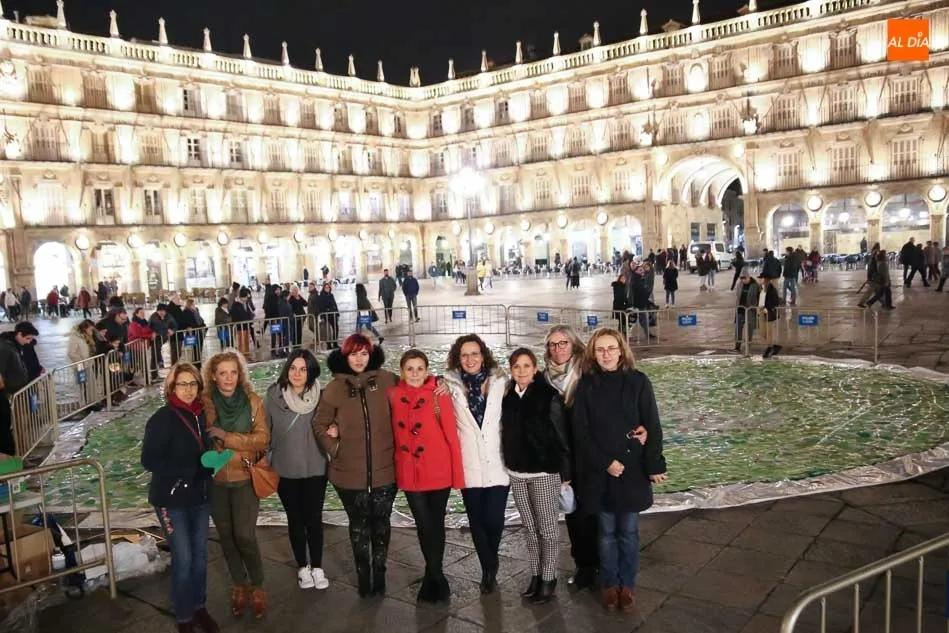 Foto 4 - Un coraz&oacute;n de corazones en el treinta aniversario de AFA Salamanca