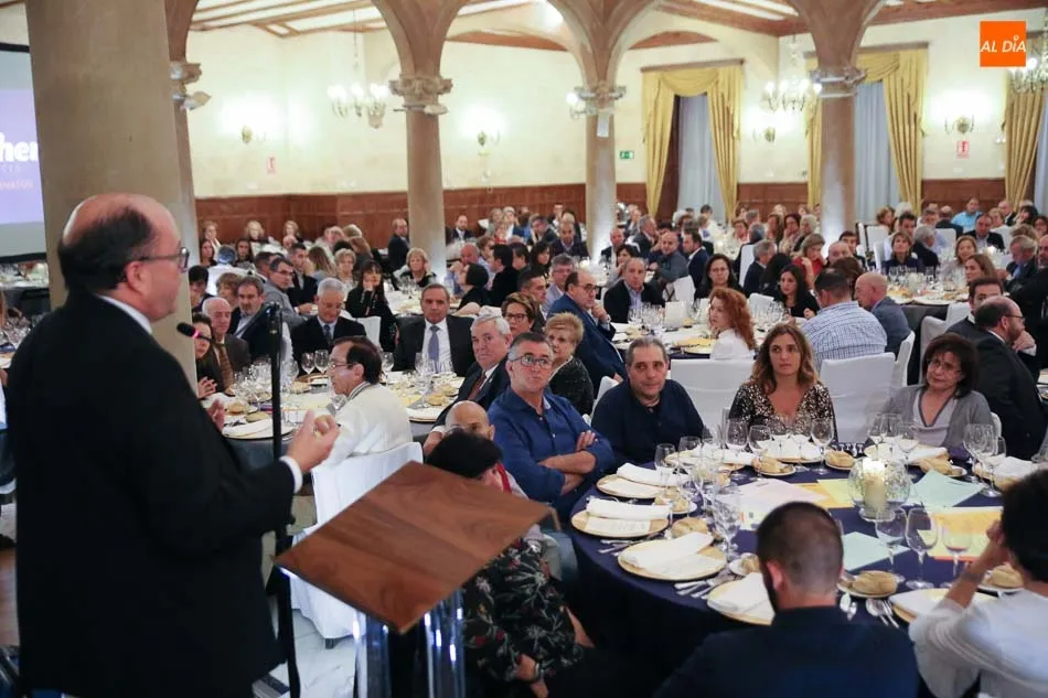 Foto 8 - El Casino de Salamanca acoge con &eacute;xito la IV Cena Solidaria a favor de Proyecto Hombre