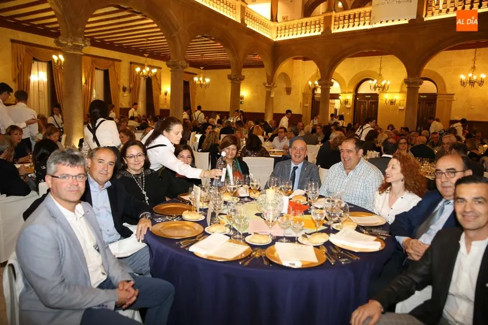 Foto 7 - El Casino de Salamanca acoge con &eacute;xito la IV Cena Solidaria a favor de Proyecto Hombre
