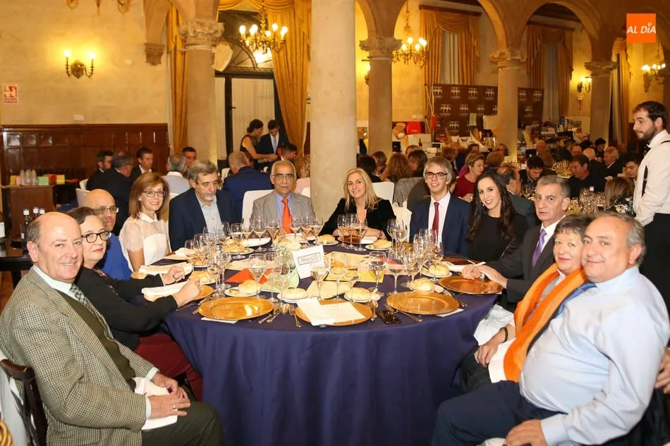 Foto 5 - El Casino de Salamanca acoge con &eacute;xito la IV Cena Solidaria a favor de Proyecto Hombre