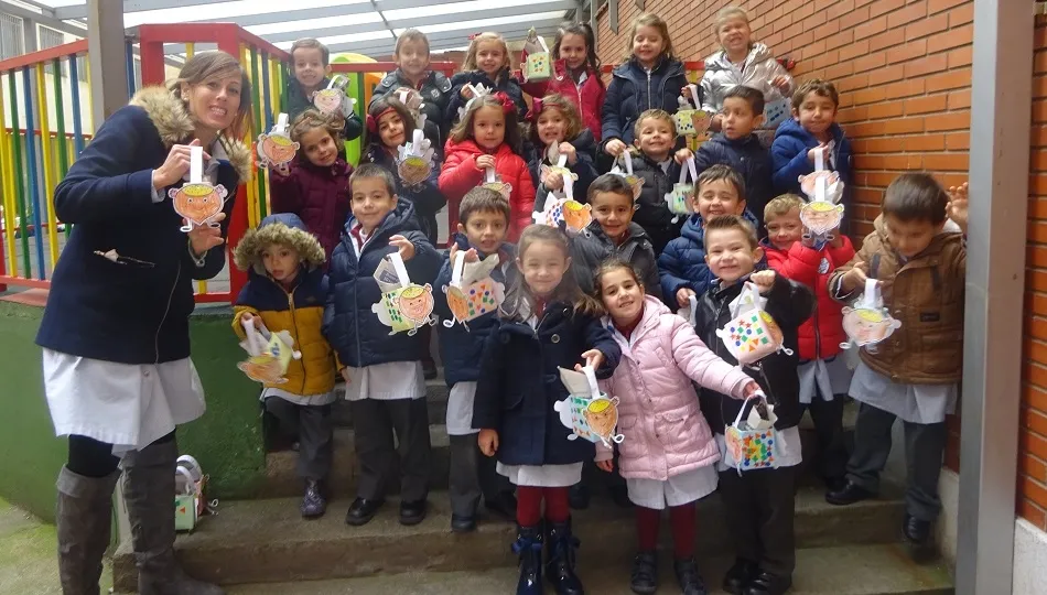 Foto 2 - El Colegio San Juan Bosco celebra el D&iacute;a de la Casta&ntilde;a Asada