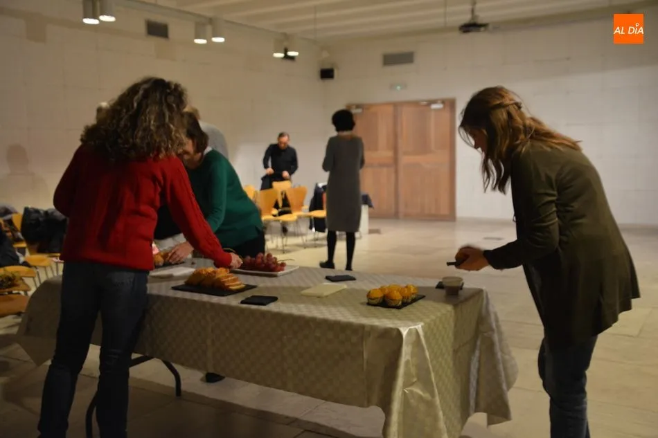 Foto 5 - Un desayuno y una charla ponen el broche final al proyecto Puentes  