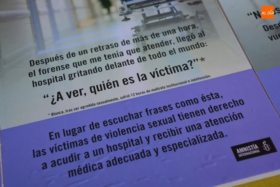 Foto 10 - Amnist&iacute;a Internacional&nbsp;arropa a las v&iacute;ctimas de violencia sexual en la Plaza Mayor  