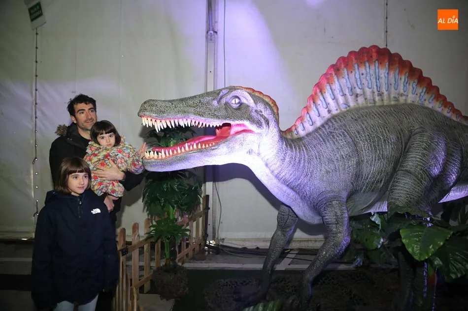 Foto 10 - Los dinosaurios invaden el Centro Comercial El Tormes en una exposici&oacute;n &uacute;nica  