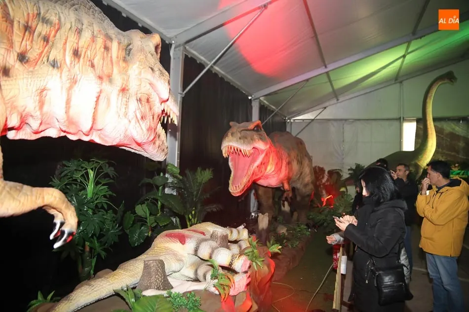Foto 4 - Los dinosaurios invaden el Centro Comercial El Tormes en una exposici&oacute;n &uacute;nica  