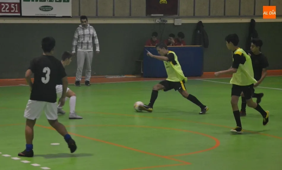 Foto 4 - [M 10|11 NOV] La lluvia cancela el debut de 3 equipos del III Columnas en los Juegos Escolares  