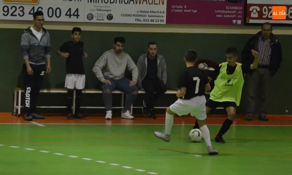 Foto 7 - [M 10|11 NOV] La lluvia cancela el debut de 3 equipos del III Columnas en los Juegos Escolares  