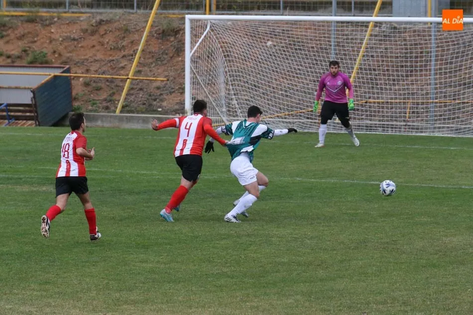 Foto 3 - Monterrey y Villamayor firman tablas en el Reina Sof&iacute;a en el partido que cierra la jornada (2-2)