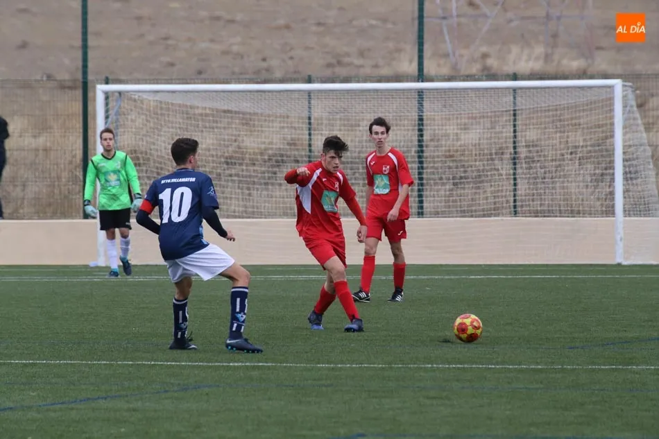 Foto 7 - Gran victoria del Santa Marta de Liga Nacional Juvenil en Ponferrada (0-2) mientras el Navega gana...