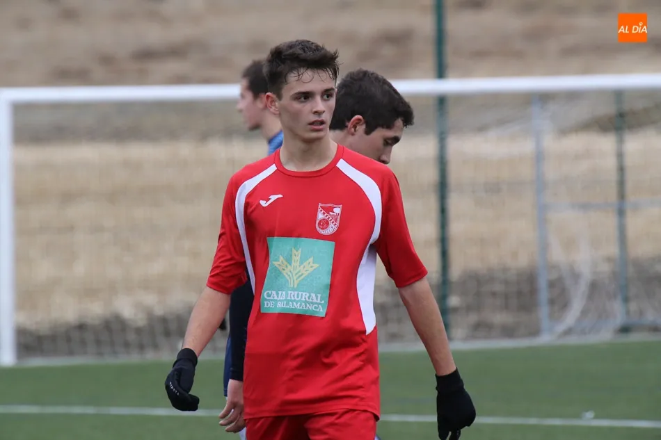 Foto 3 - Gran victoria del Santa Marta de Liga Nacional Juvenil en Ponferrada (0-2) mientras el Navega gana...