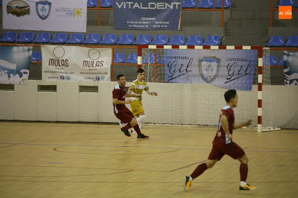 Foto 7 - El FS Salamanca vuelve a la victoria ante un rival directo (3-1)