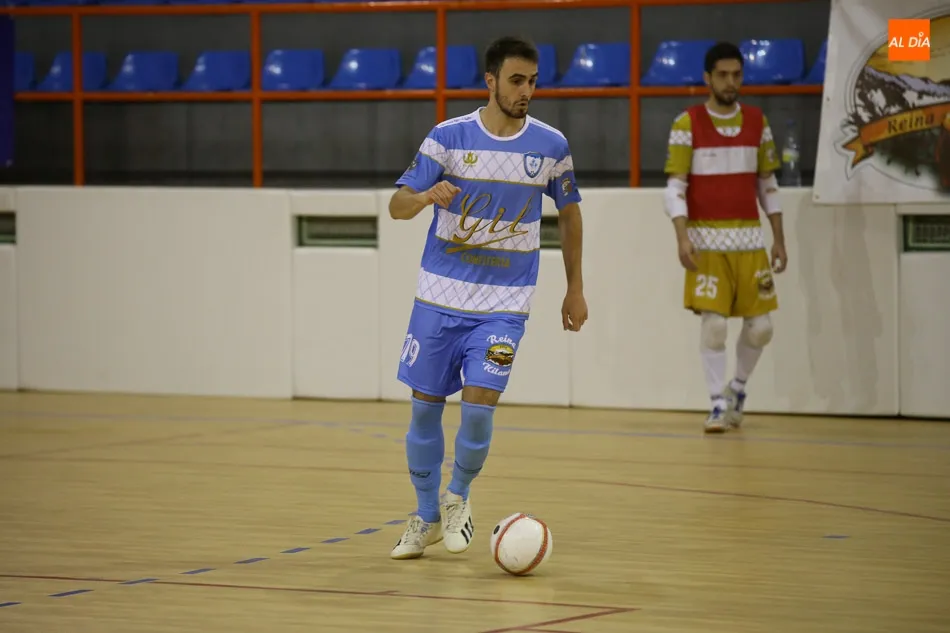 Foto 6 - El FS Salamanca vuelve a la victoria ante un rival directo (3-1)