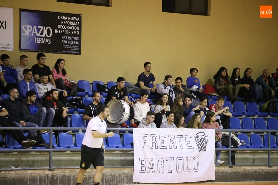 Foto 7 - El Autocar&eacute;s Sanal&oacute;n sigue con su buena racha puntuando y firma las tablas con el Balonmano Soria ...