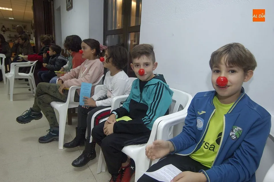 En el taller de risoterapia participaron personas de todas las edades | Fotos Adrián Martín