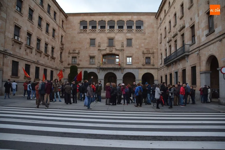 Foto 2 - Deslucida protesta en Salamanca contra la sentencia del Supremo sobre las hipotecas