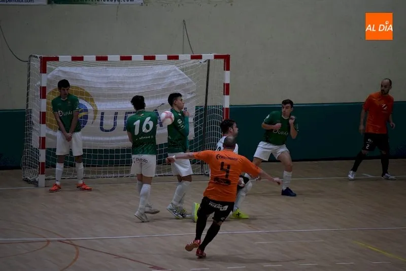 Foto 5 - El Piensos Dur&aacute;n Albense se ve sorprendido por Boal FS (3-5)