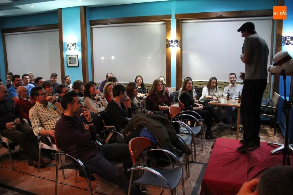 Foto 5 - El p&uacute;blico se desternilla con los mon&oacute;logos de Fernando Garc&iacute;a en la Cafeter&iacute;a Imperial  