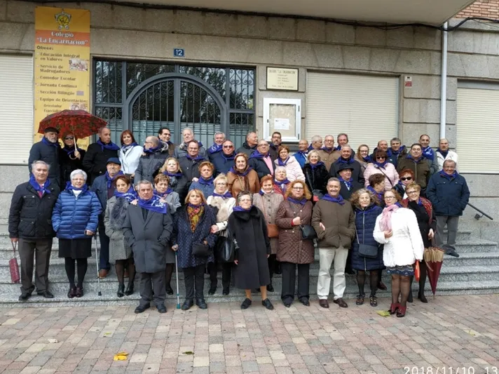 Foto 2 - Bailes y reencuentros protagonizan una animada reuni&oacute;n de los quintos del 53