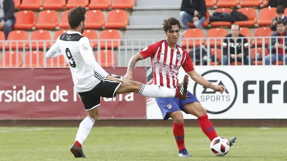 Foto 4 - Dura derrota en el descuento para un Salamanca UDS que cae en casa de un Atl&eacute;tico B en...