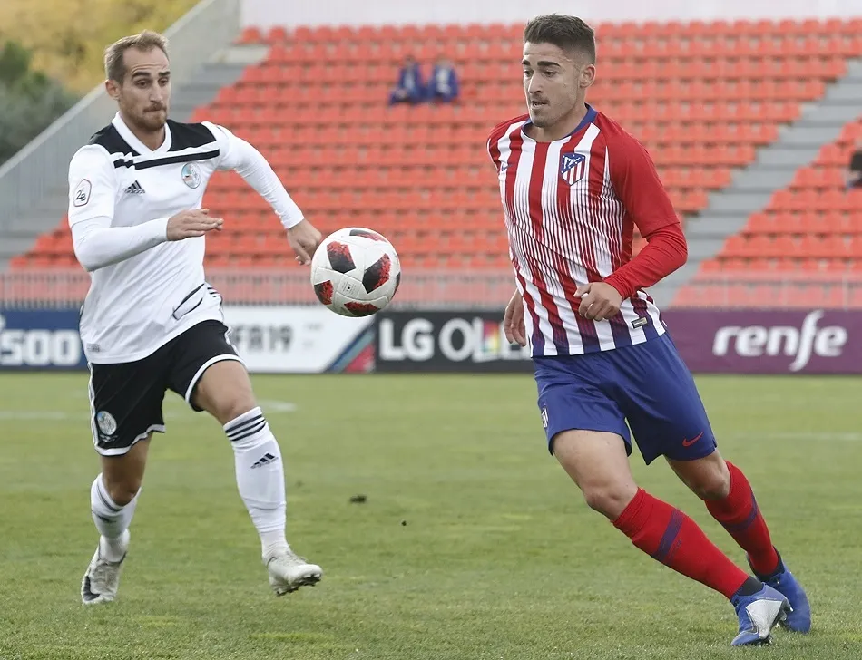 Foto 2 - Dura derrota en el descuento para un Salamanca UDS que cae en casa de un Atl&eacute;tico B en...