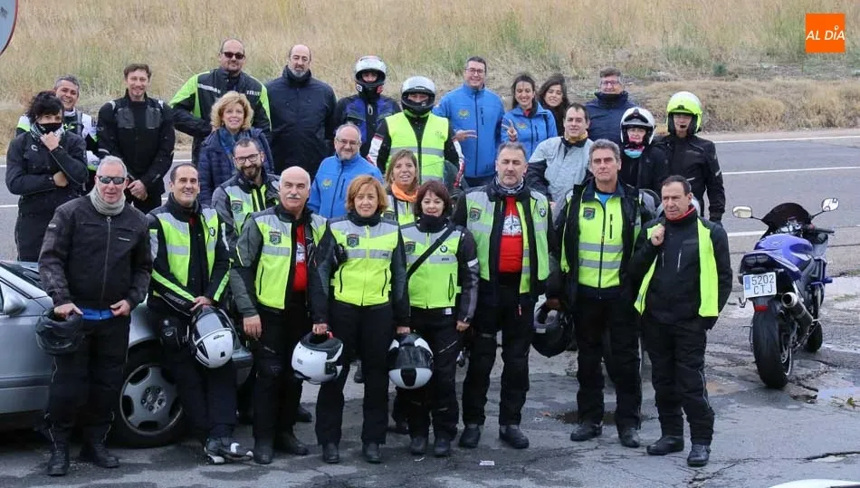 Miembros de Motoclub Ruedas Charras antes de la ruta / Foto: Alberto Martín.