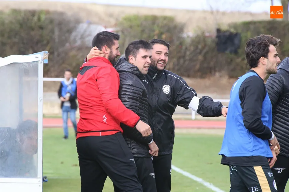 Foto 11 - Unionistas rompe la imbatibilidad de la Ponferradina gracias a Diego Hern&aacute;ndez (1-0)