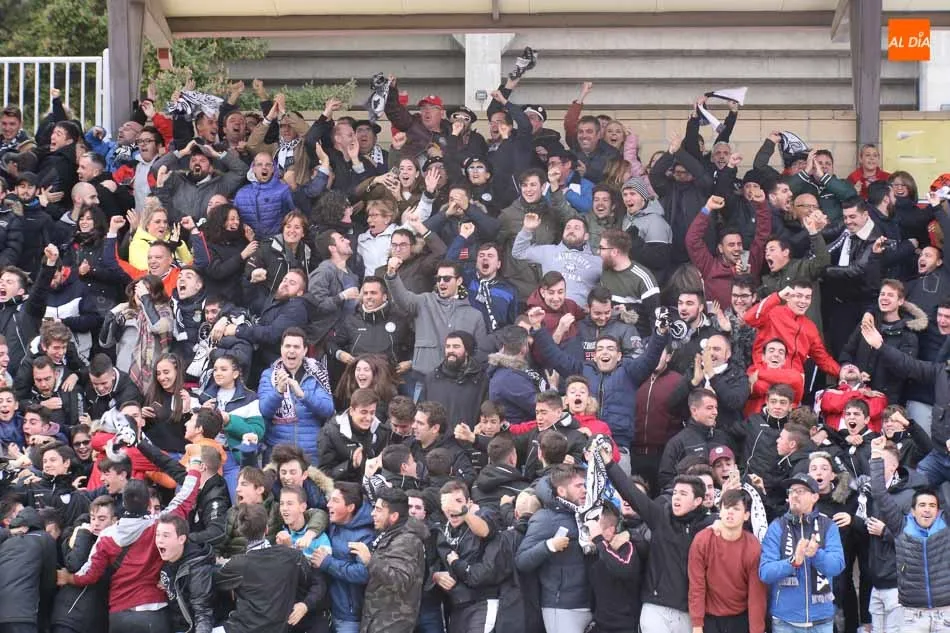 Foto 8 - Unionistas rompe la imbatibilidad de la Ponferradina gracias a Diego Hern&aacute;ndez (1-0)