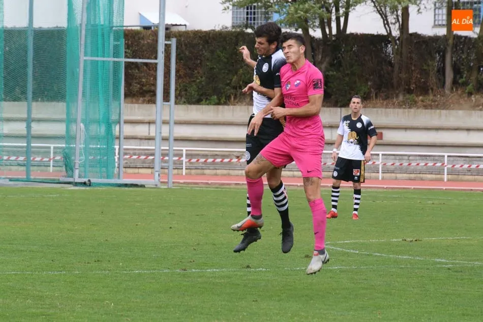 Unionistas rompe la imbatibilidad de la Ponferradina gracias a Diego Hernández (1-0)