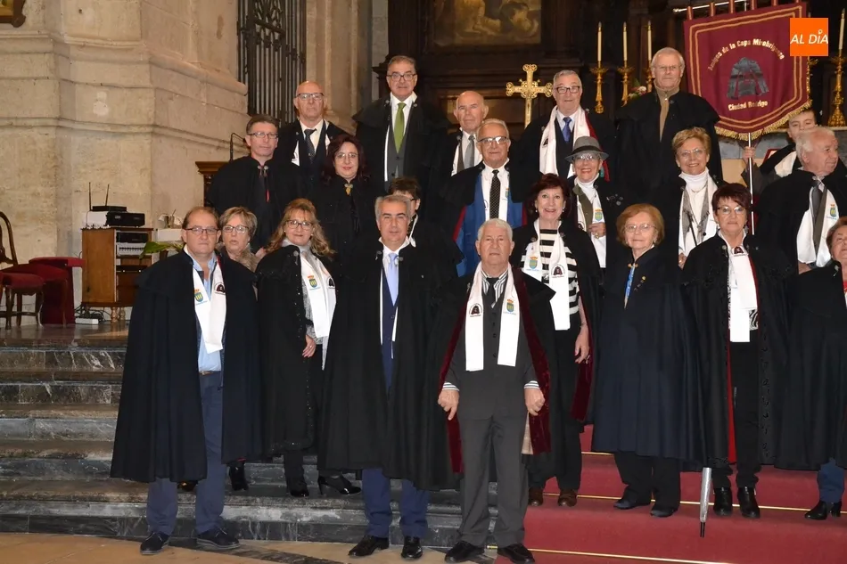 Foto 5 - Los Amigos de la Capa no fallan pese a la lluvia a la celebraci&oacute;n de San Mart&iacute;n de Tours  