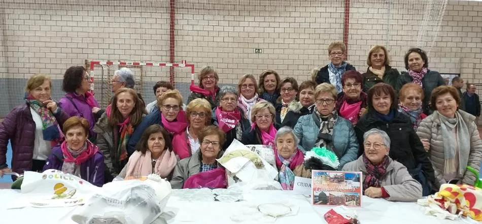 Las bolilleras de Amanecer participan en un Encuentro en Torrecillas de la Tiesa  