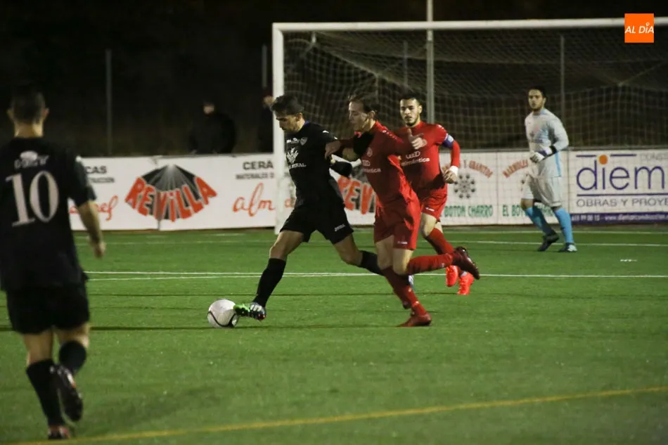 Foto 10 - El Ribert cae en Mojados (3-0), el B&eacute;jar en casa (1-5) y el Hergar regresa a la senda del triunfo...