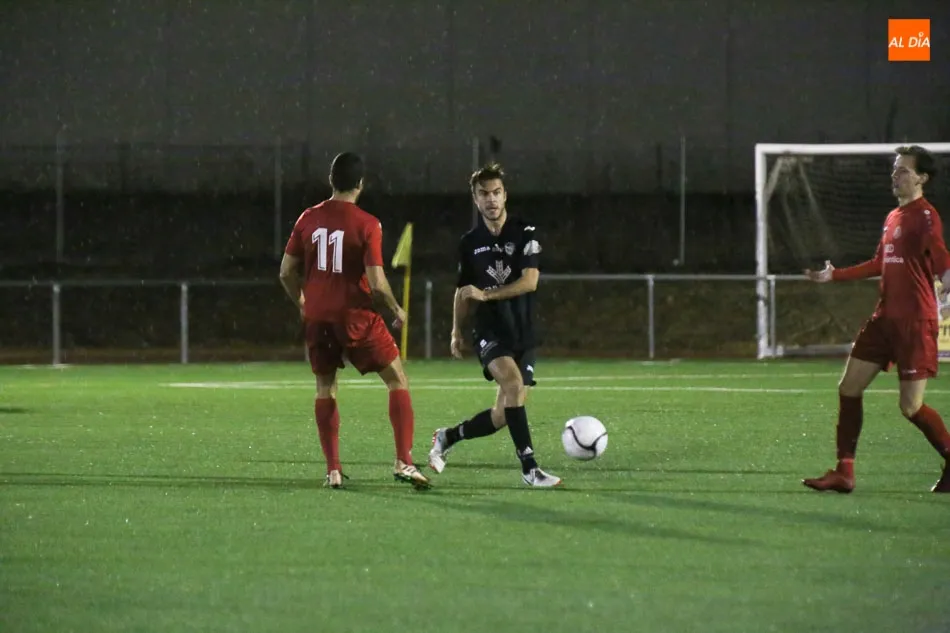 Foto 2 - El Ribert cae en Mojados (3-0), el B&eacute;jar en casa (1-5) y el Hergar regresa a la senda del triunfo...