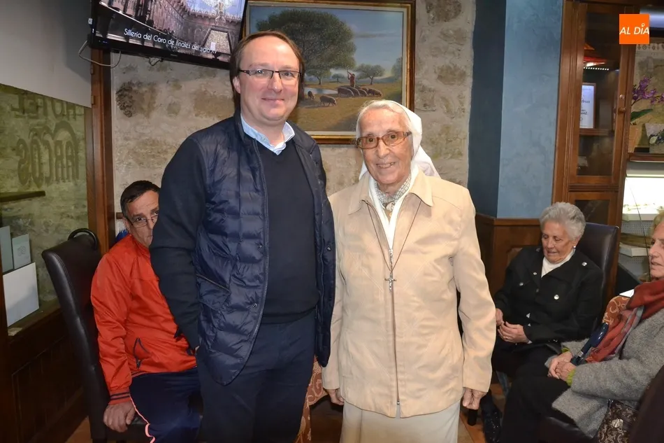 El delegado de Misiones, José María Rodríguez-Veleiro, junto a Rosa Sánchez