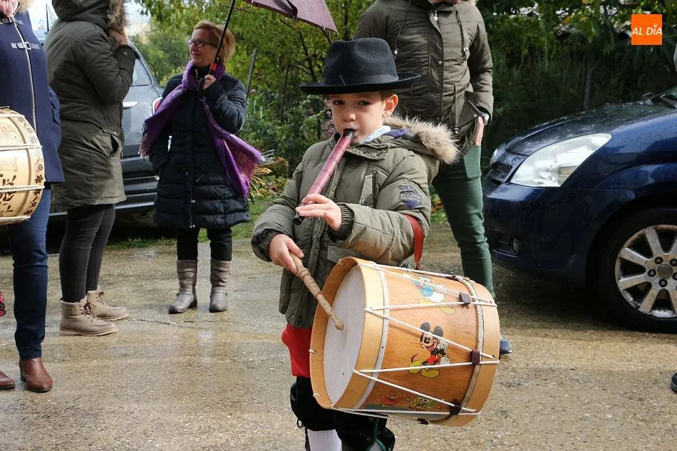Foto 6 - Fuenterroble recibe el traspaso de capa en la fiesta de San Mart&iacute;n de Tours