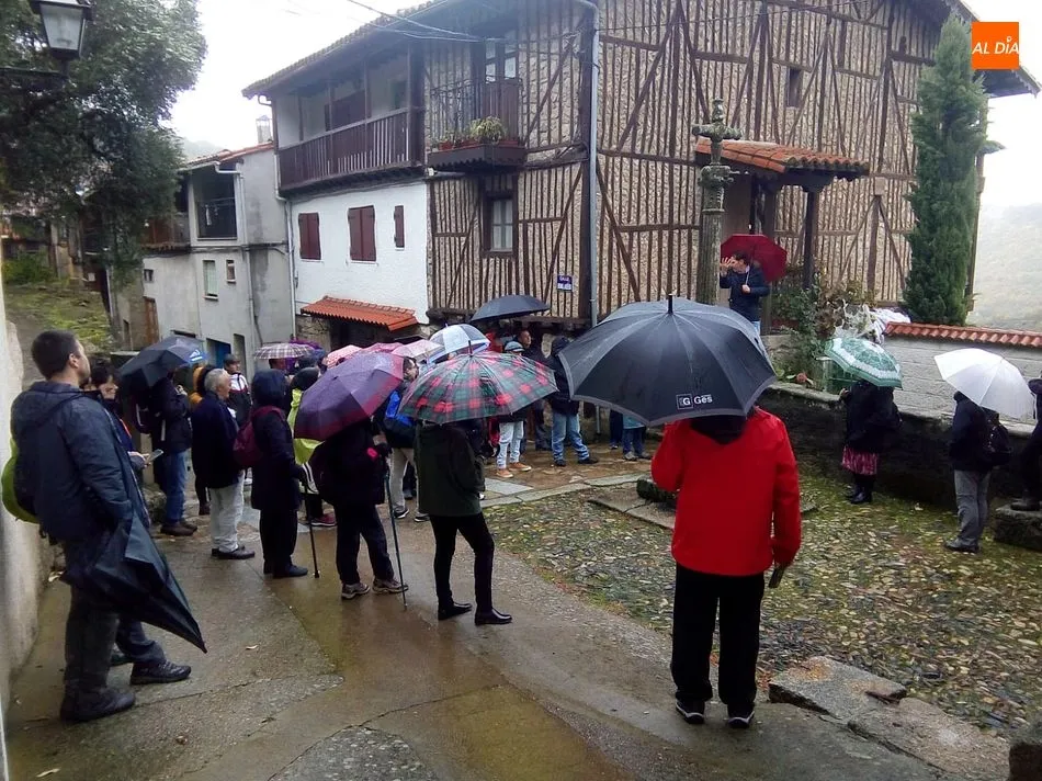 Foto 6 - Los 1.000 Oto&ntilde;os invitan a conocer &lsquo;Trazos, huellas y se&ntilde;ales&rsquo; bajo la lluvia