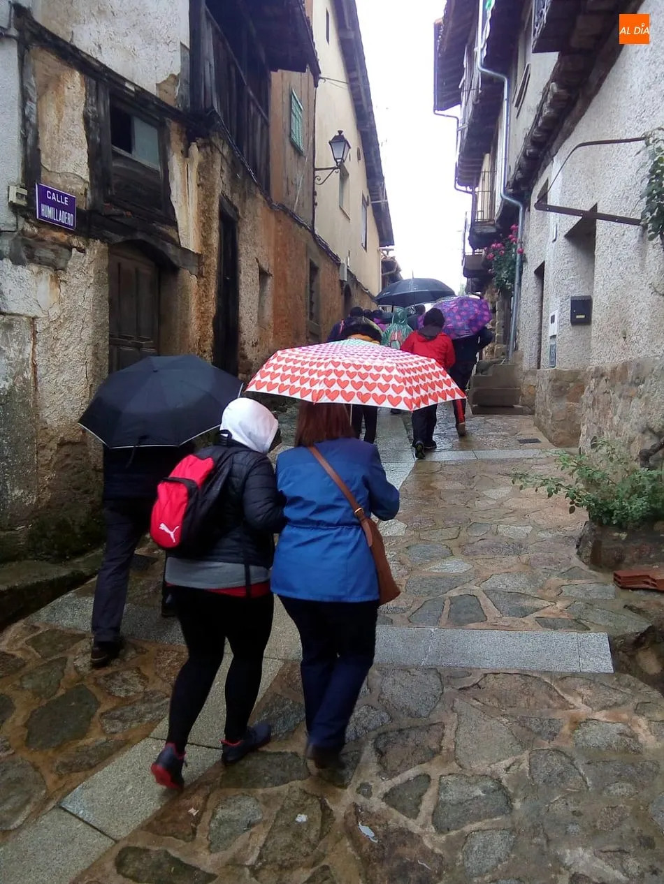Foto 3 - Los 1.000 Oto&ntilde;os invitan a conocer &lsquo;Trazos, huellas y se&ntilde;ales&rsquo; bajo la lluvia
