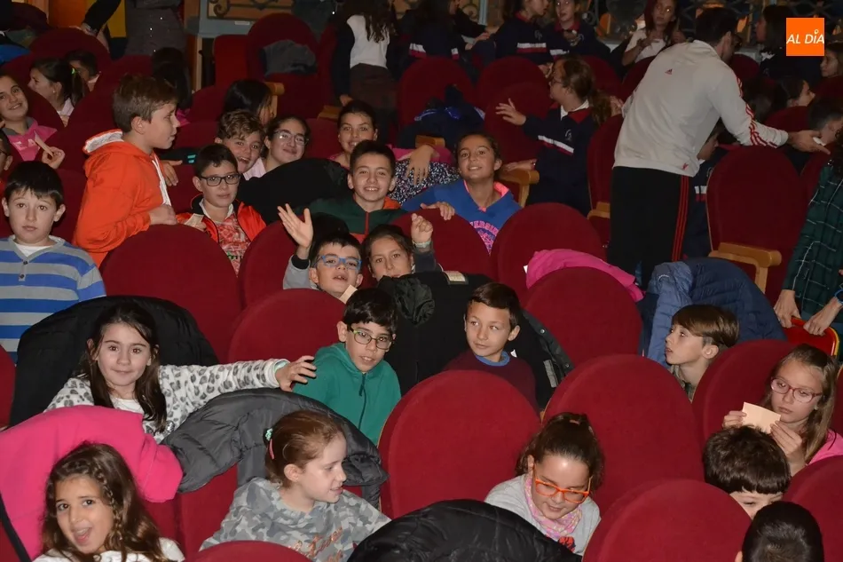 Foto 11 - M&aacute;s de 300 alumnos de Primaria estrenan las sesiones para escolares del FICEE 2018  