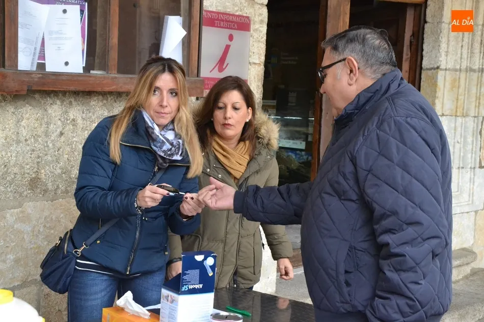 La Asociación Mirobrigense de Diabetes empieza su ronda de glucemias callejeras  