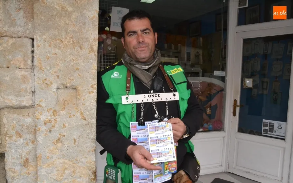 Manuel Gil Morales en la mañana del lunes en la Plaza Mayor