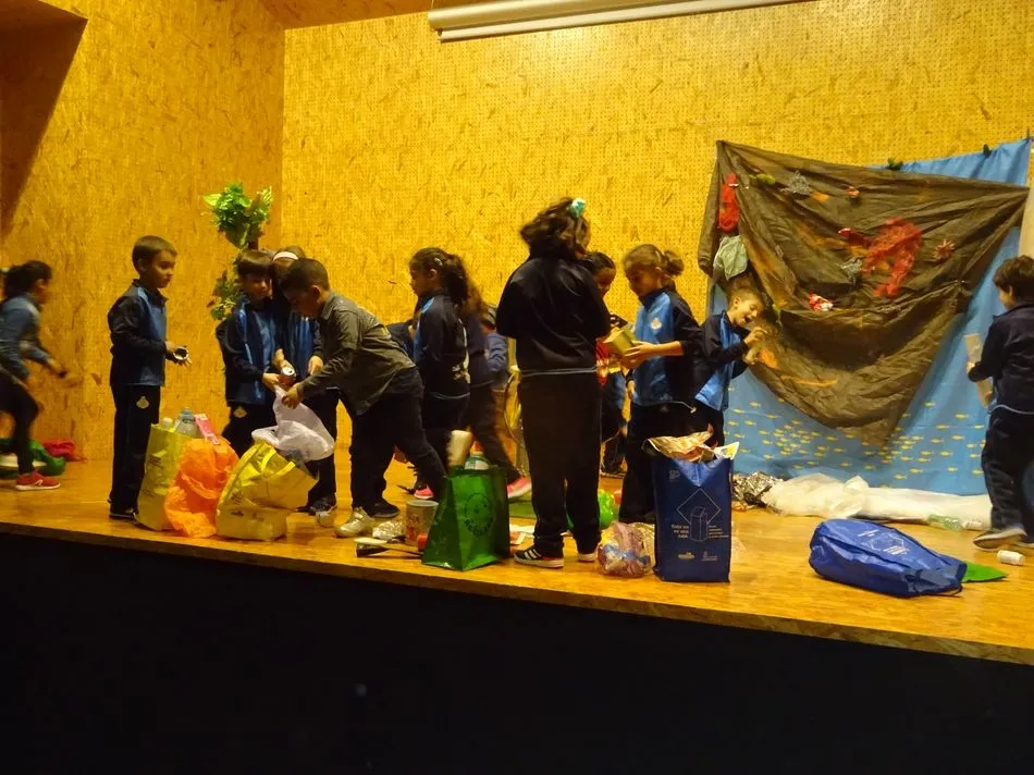 Foto 4 - El colegio San Juan Bosco educa a sus alumnos sobre la importancia de preservar el planeta  